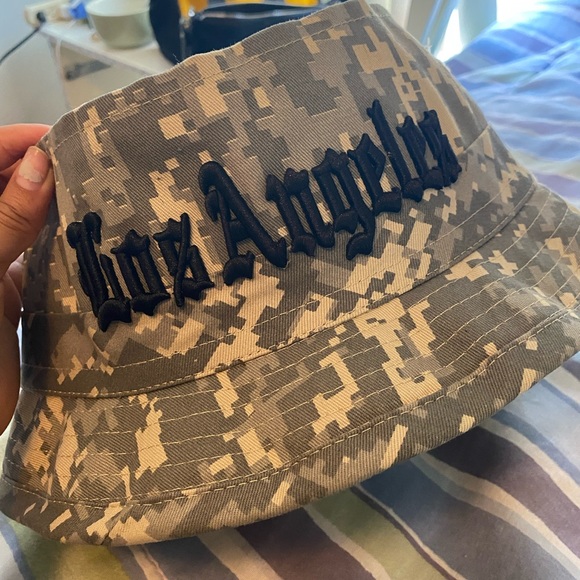 Los Ángeles Bucket Hat - Picture 5 of 8